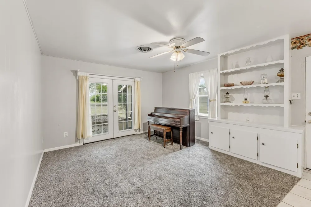 1207 21st Street Huntsville, TX 77340