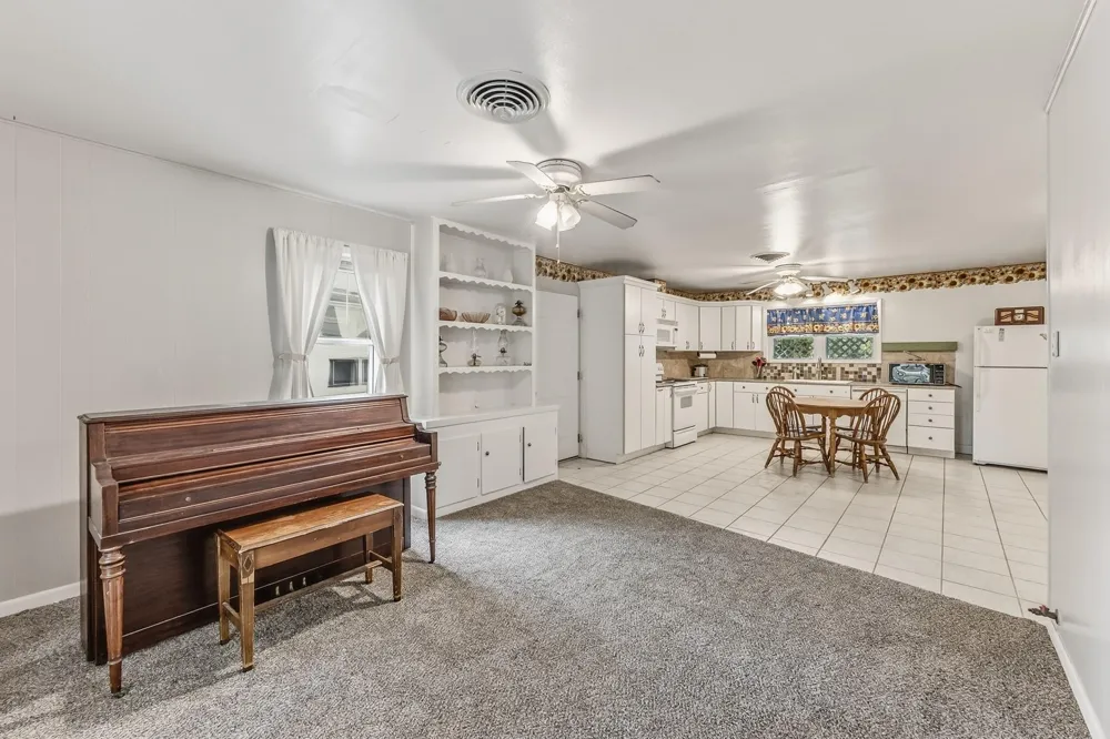 1207 21st Street Huntsville, TX 77340