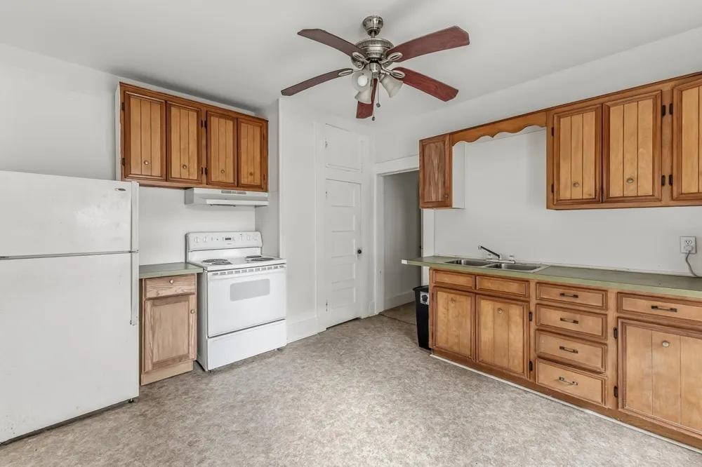 1207 21st Street Huntsville, TX 77340