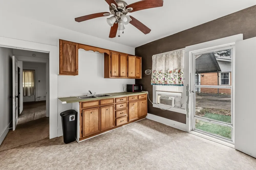 1207 21st Street Huntsville, TX 77340