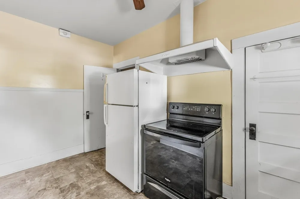 1207 21st Street Huntsville, TX 77340