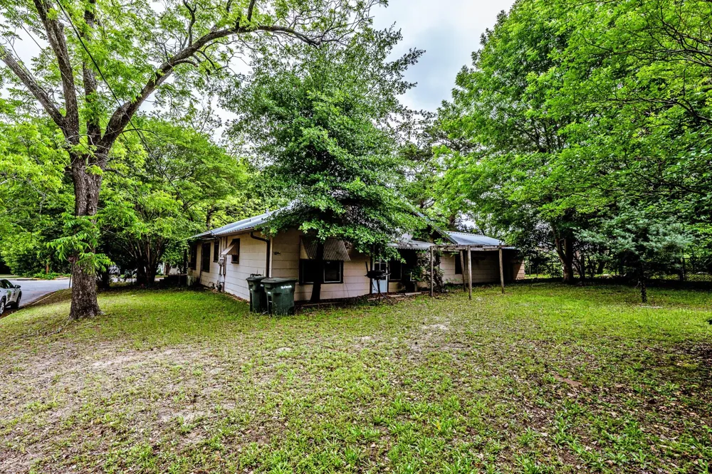 1207 21st Street Huntsville, TX 77340