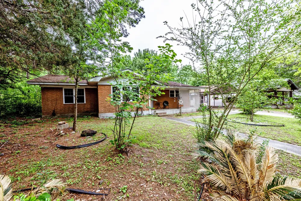 1207 21st Street Huntsville, TX 77340