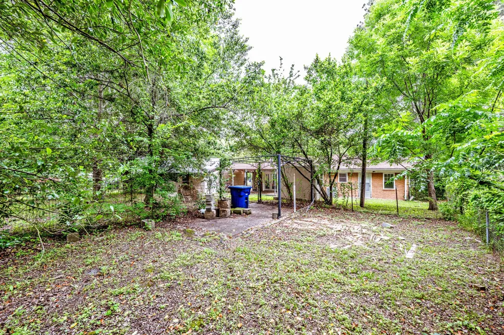 1207 21st Street Huntsville, TX 77340