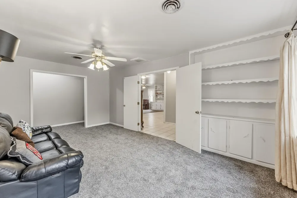 1207 21st Street Huntsville, TX 77340
