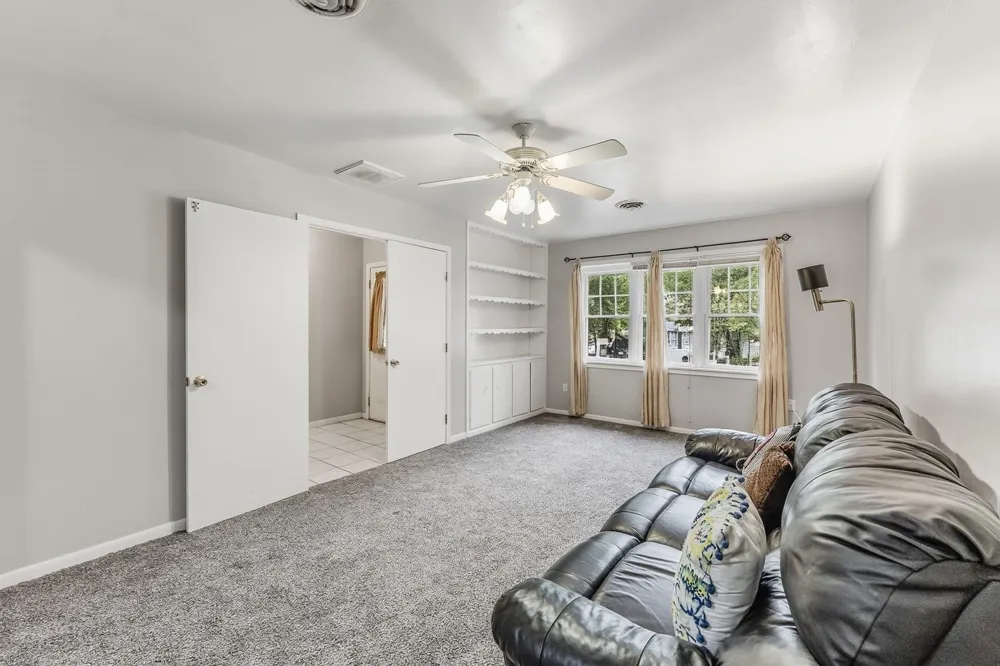 1207 21st Street Huntsville, TX 77340