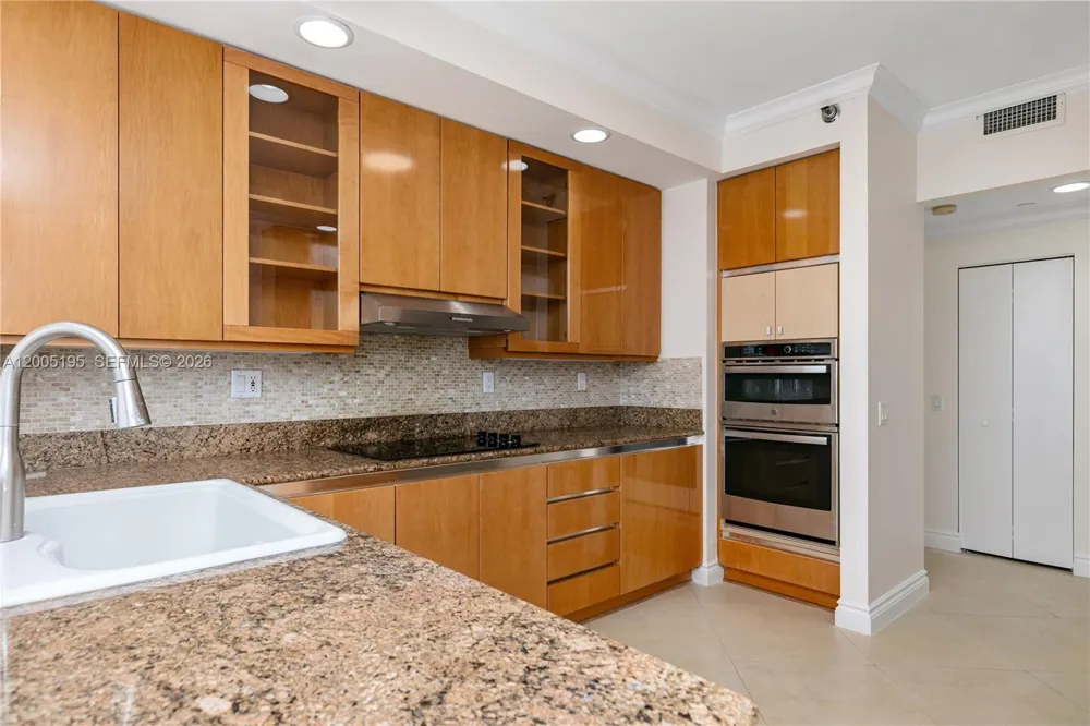 21150 Point PL #LPH 2902 Aventura, FL 33180