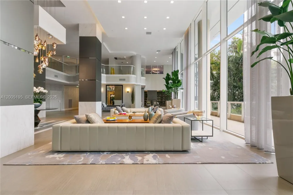 21150 Point PL #LPH 2902 Aventura, FL 33180