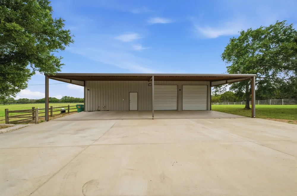 1632 County Road 4125 Iredell, TX 76649