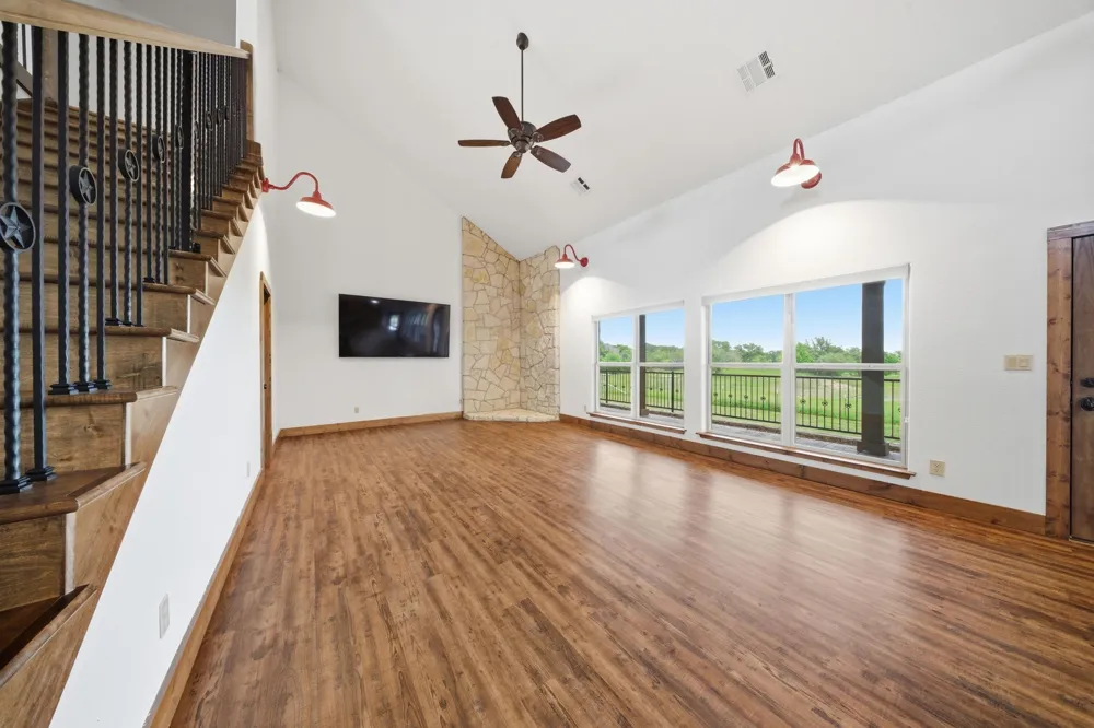 1632 County Road 4125 Iredell, TX 76649
