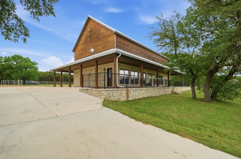 1632 County Road 4125 Iredell, TX 76649