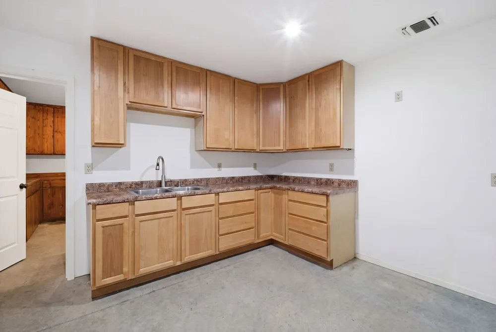 1632 County Road 4125 Iredell, TX 76649