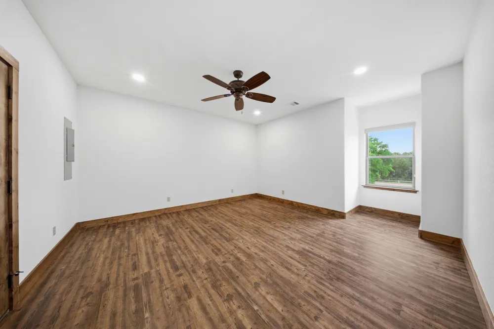 1632 County Road 4125 Iredell, TX 76649