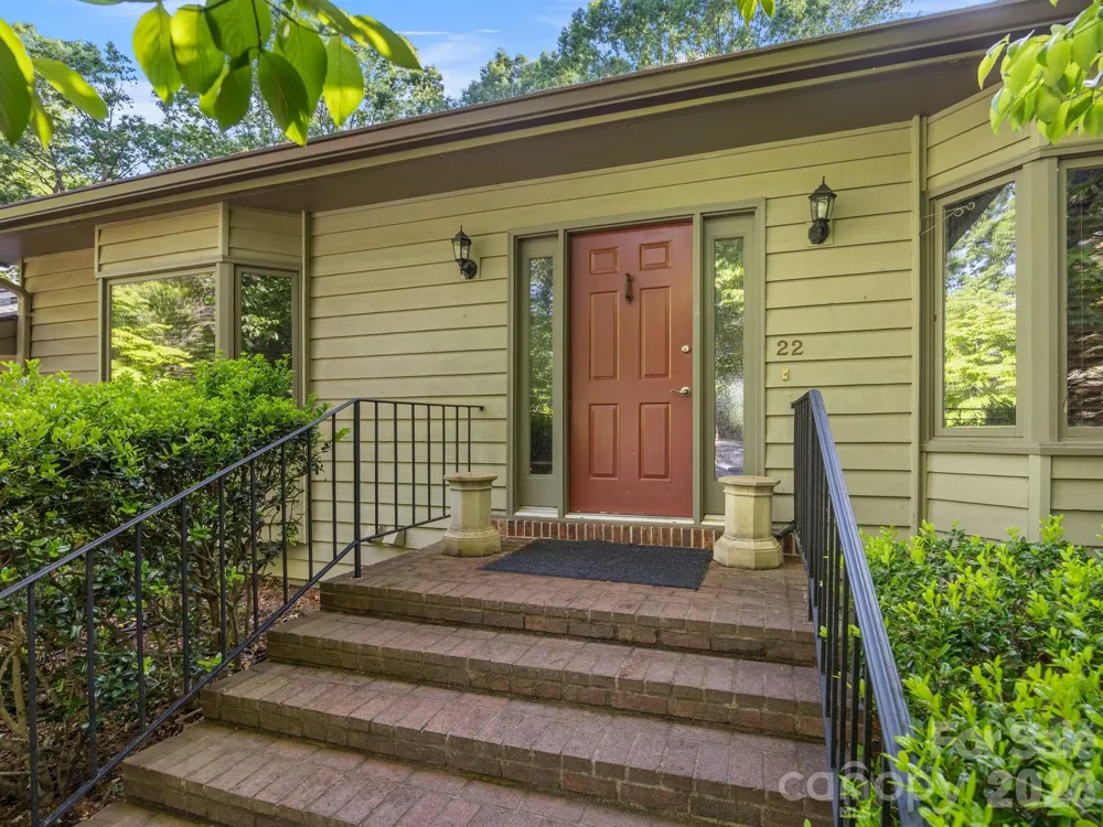 22 Hunting Country Trail Tryon, NC 28782