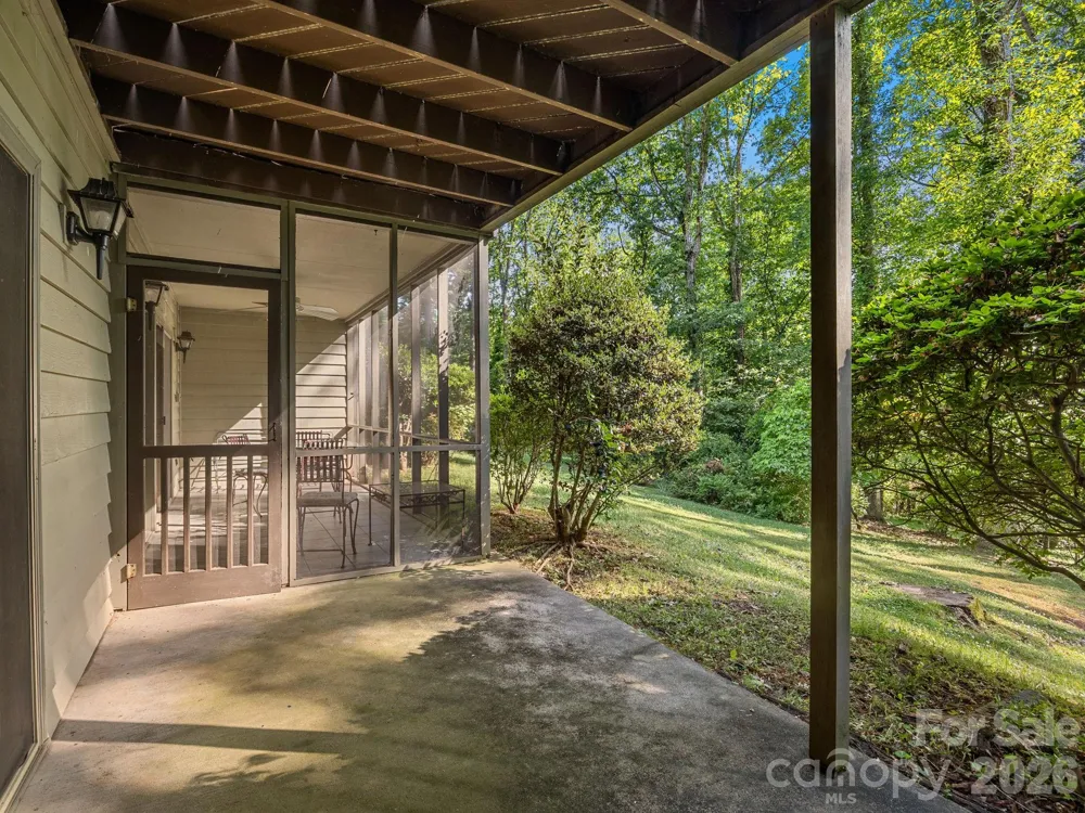 22 Hunting Country Trail Tryon, NC 28782