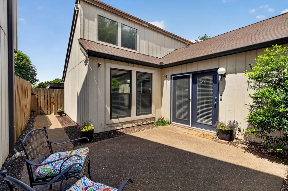 946 Old Fountain Ct Hermitage, TN 37076