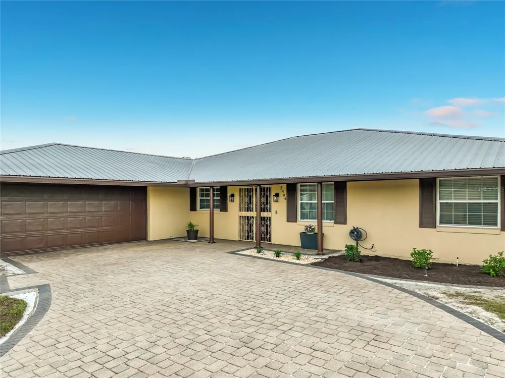 2404 LAUDERDALE COURT Orlando, FL 32805