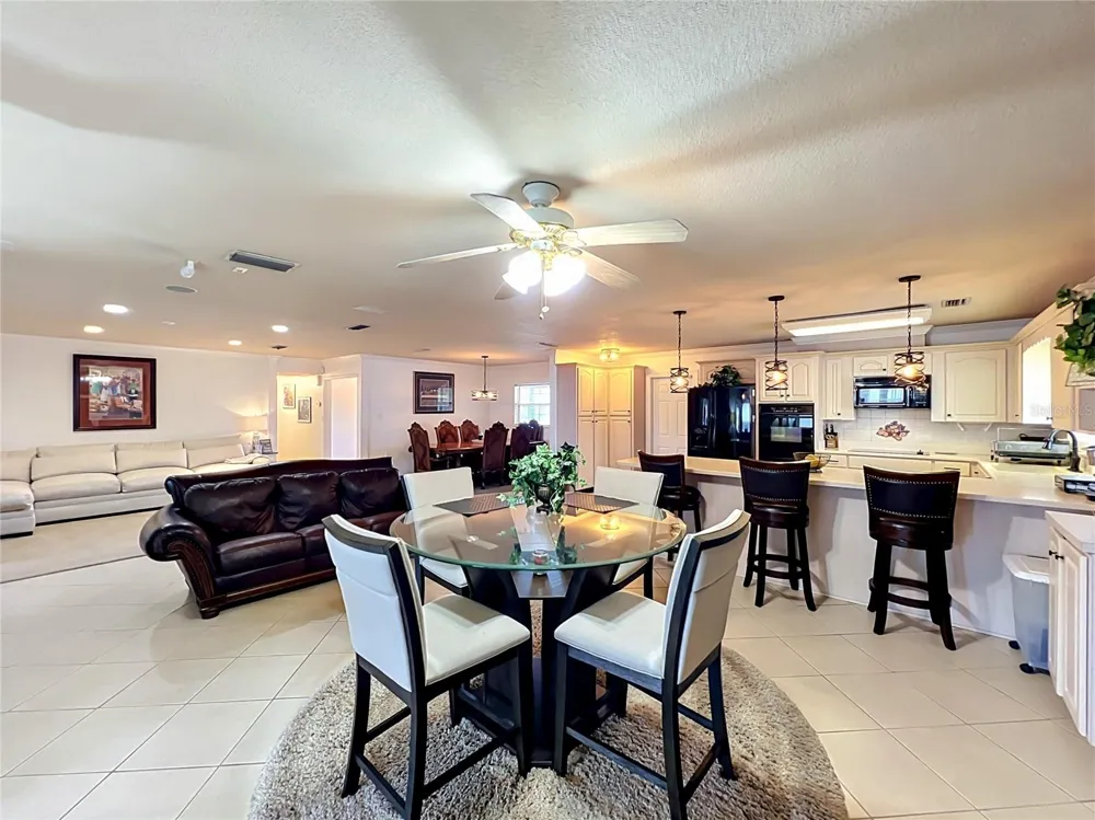 2404 LAUDERDALE COURT Orlando, FL 32805