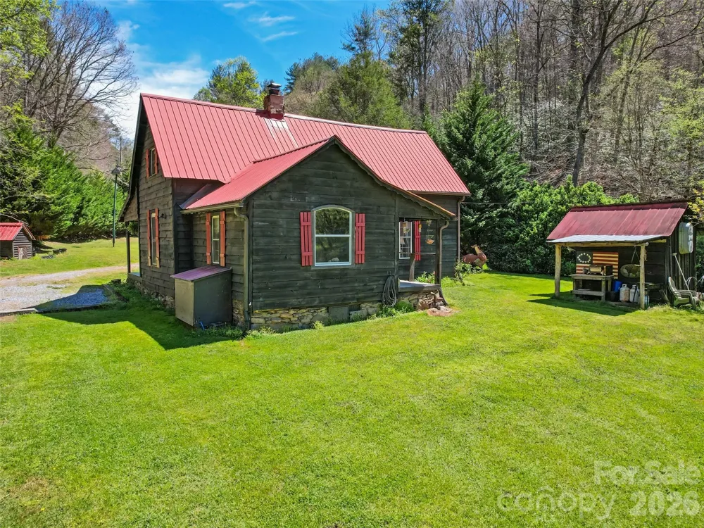 647 Indian Springs Road Clyde, NC 28721