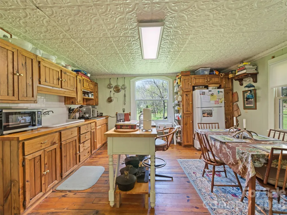 647 Indian Springs Road Clyde, NC 28721
