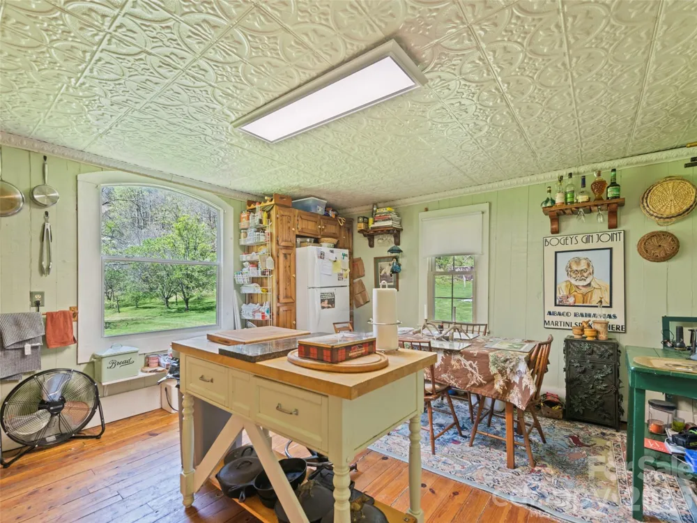 647 Indian Springs Road Clyde, NC 28721
