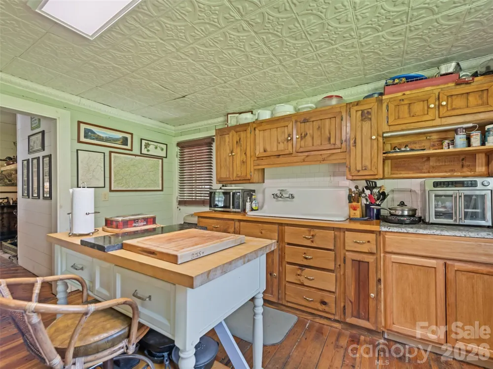 647 Indian Springs Road Clyde, NC 28721