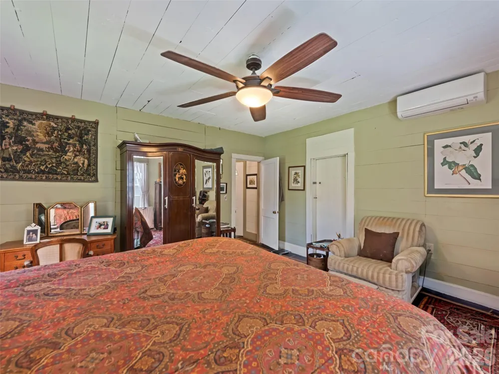 647 Indian Springs Road Clyde, NC 28721