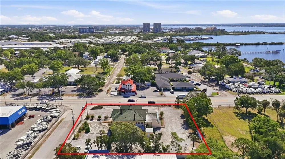 337 8TH AVENUE W Palmetto, FL 34221