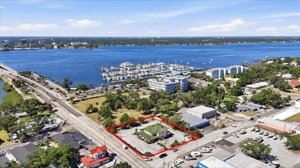 337 8TH AVENUE W Palmetto, FL 34221