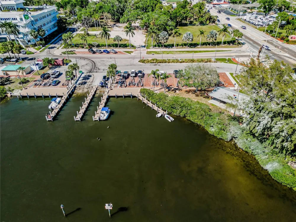 337 8TH AVENUE W Palmetto, FL 34221