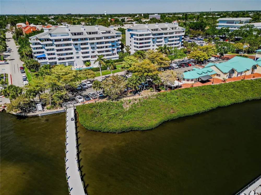 337 8TH AVENUE W Palmetto, FL 34221