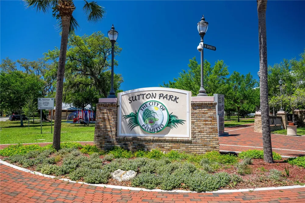 337 8TH AVENUE W Palmetto, FL 34221