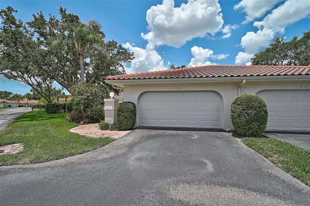 7341 GOLF POINTE CIRCLE Sarasota, FL 34243