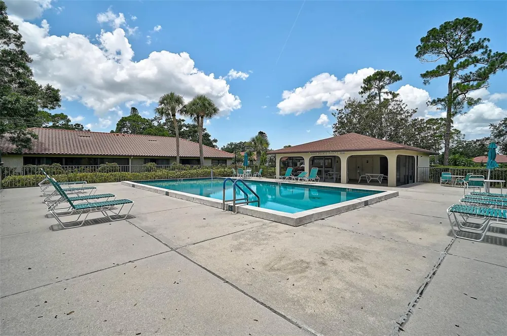 7341 GOLF POINTE CIRCLE Sarasota, FL 34243