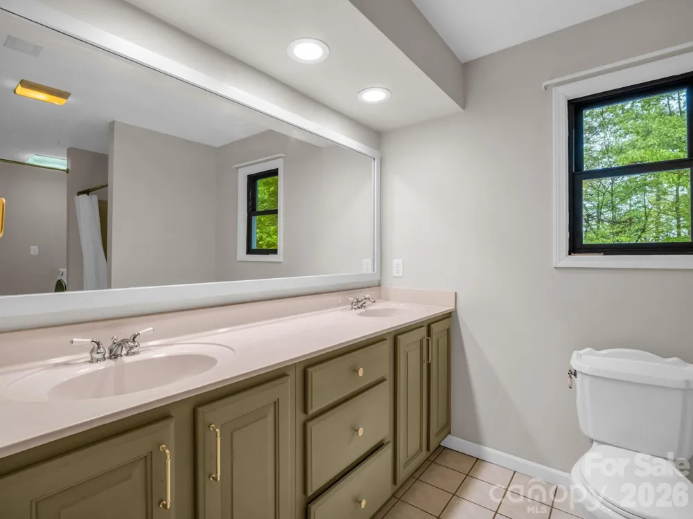 180 Canaday Drive Brevard, NC 28712