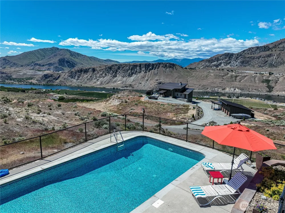 200 Ridge Road Orondo, WA 98843