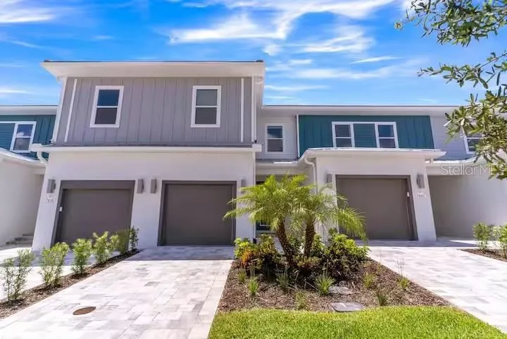 7842 SPECTRUM DRIVE Reunion, FL 34747