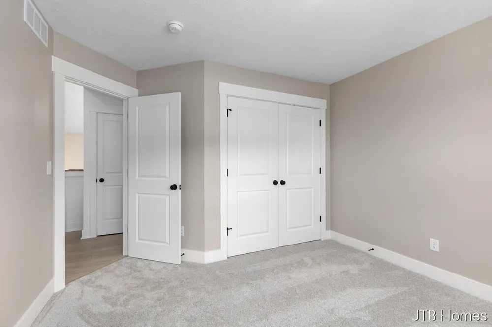 4873 Duttonvale Drive SE #7 Caledonia, MI 49316