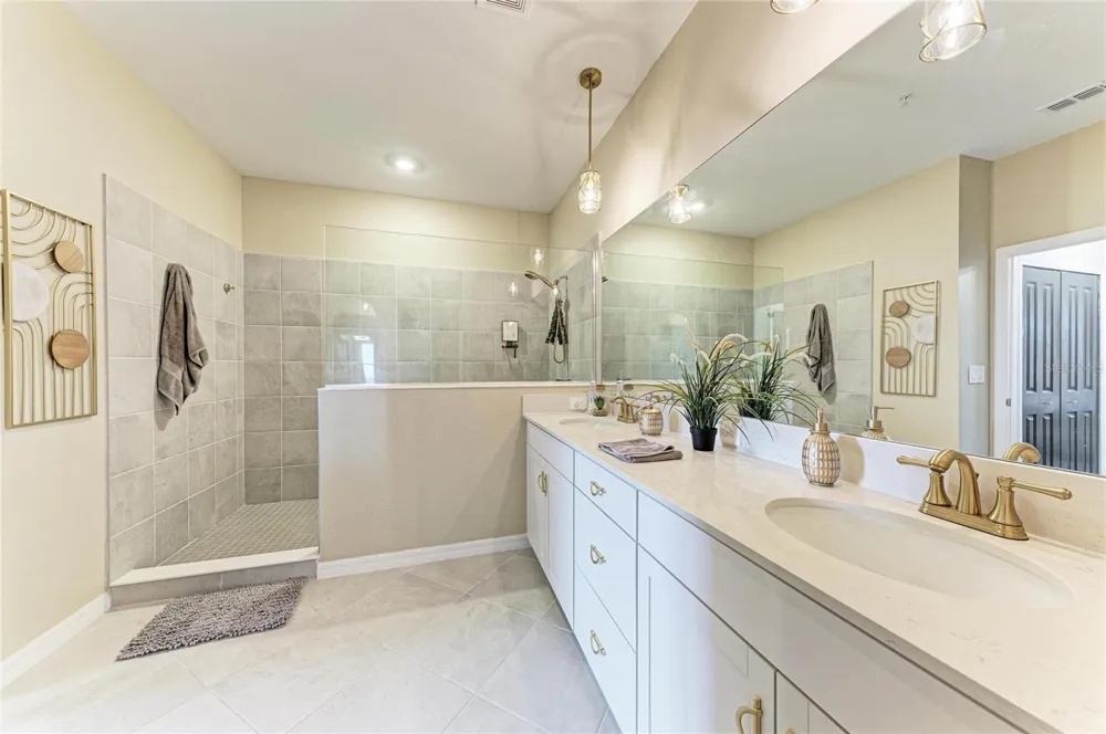 17680 BORACAY COURT #202 Venice, FL 34293