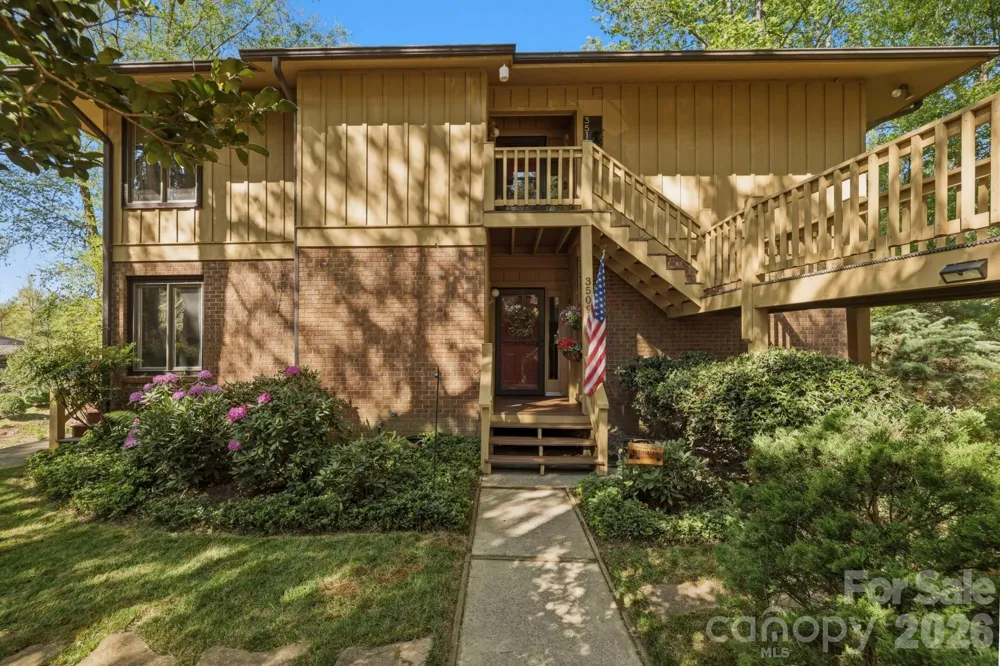 3509 Mountain Top Way Hendersonville, NC 28739