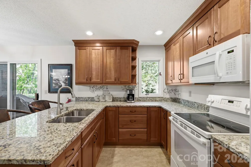 3509 Mountain Top Way Hendersonville, NC 28739