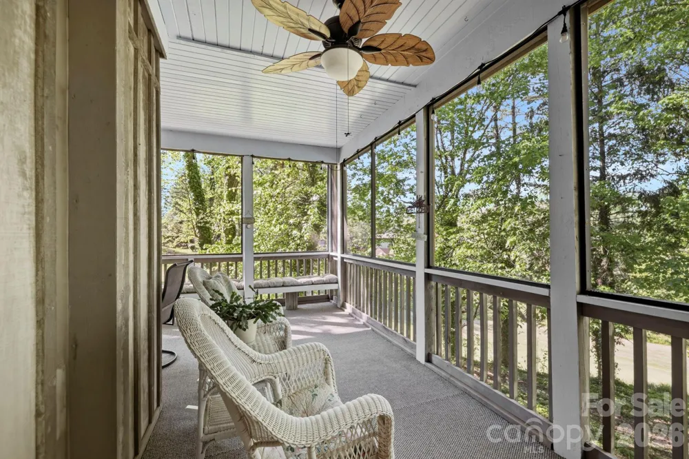 3509 Mountain Top Way Hendersonville, NC 28739