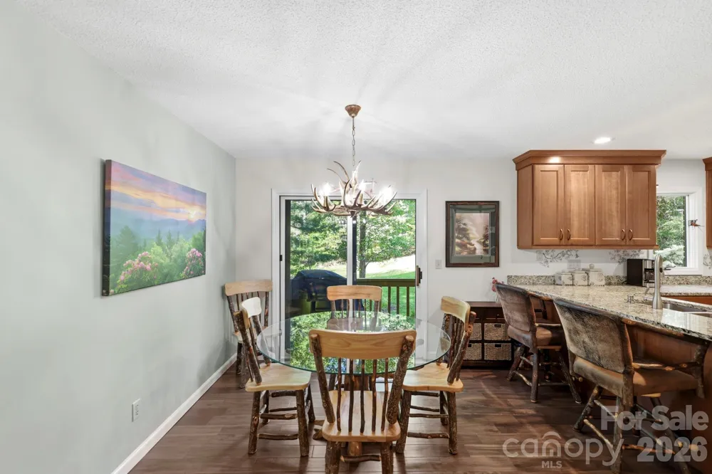 3509 Mountain Top Way Hendersonville, NC 28739
