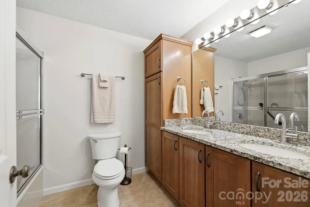 3509 Mountain Top Way Hendersonville, NC 28739
