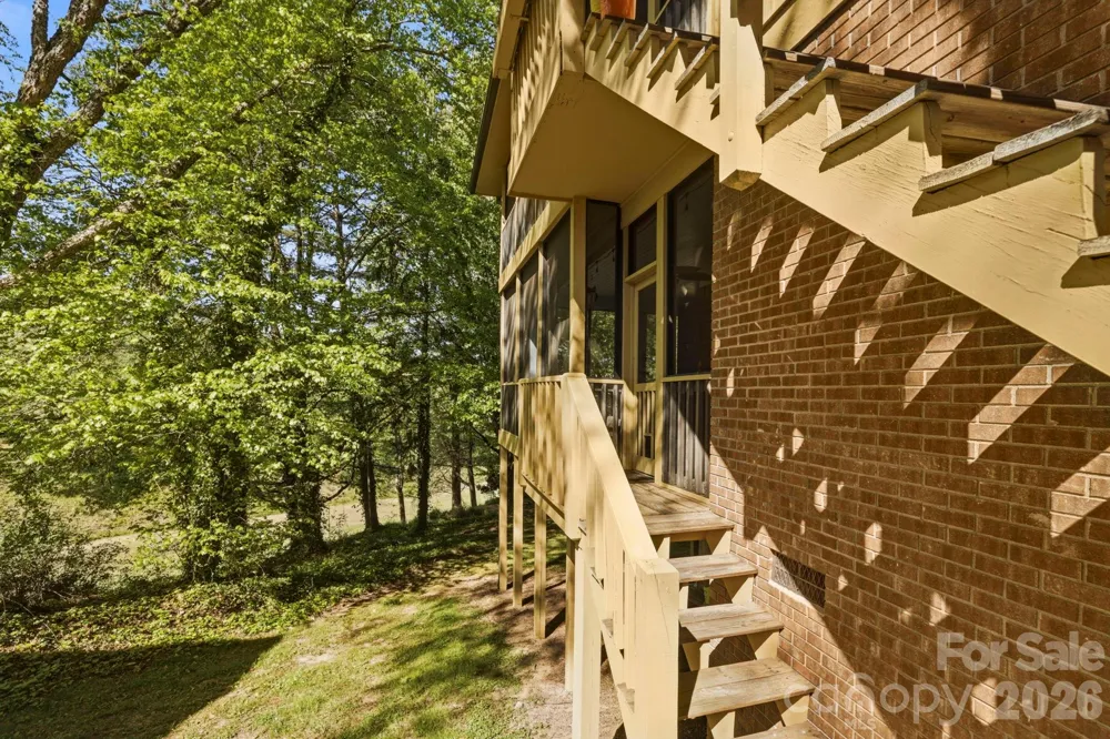 3509 Mountain Top Way Hendersonville, NC 28739