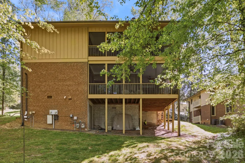 3509 Mountain Top Way Hendersonville, NC 28739