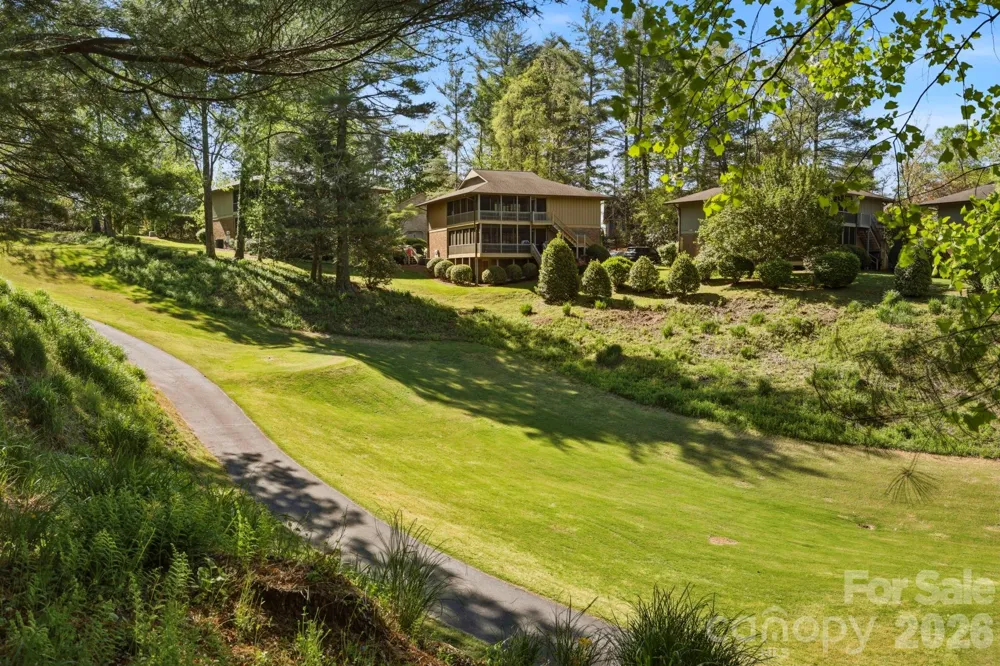 3509 Mountain Top Way Hendersonville, NC 28739