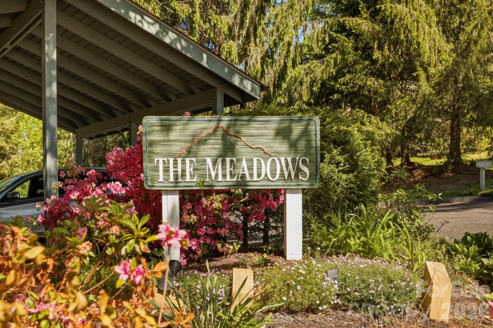 3509 Mountain Top Way Hendersonville, NC 28739