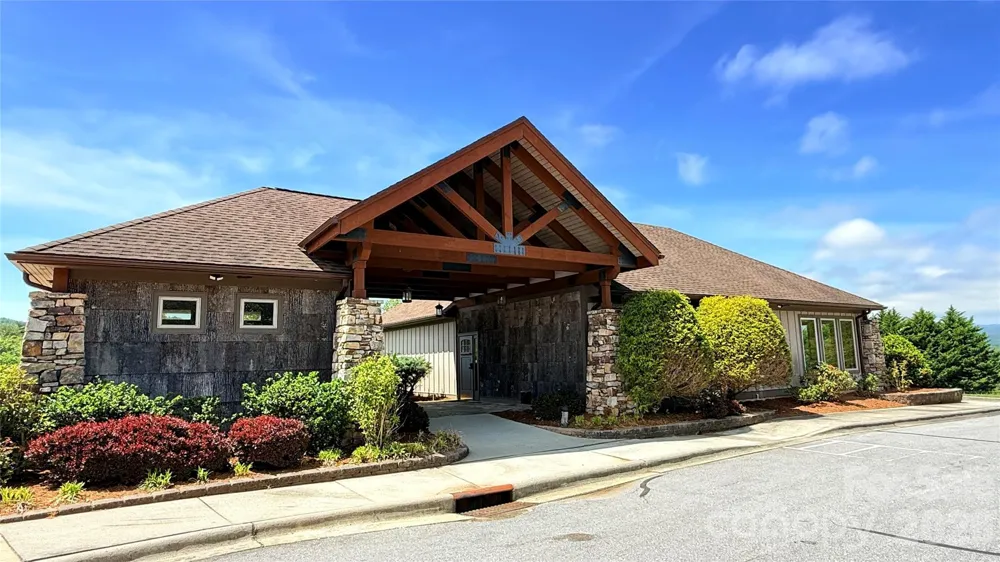 3509 Mountain Top Way Hendersonville, NC 28739