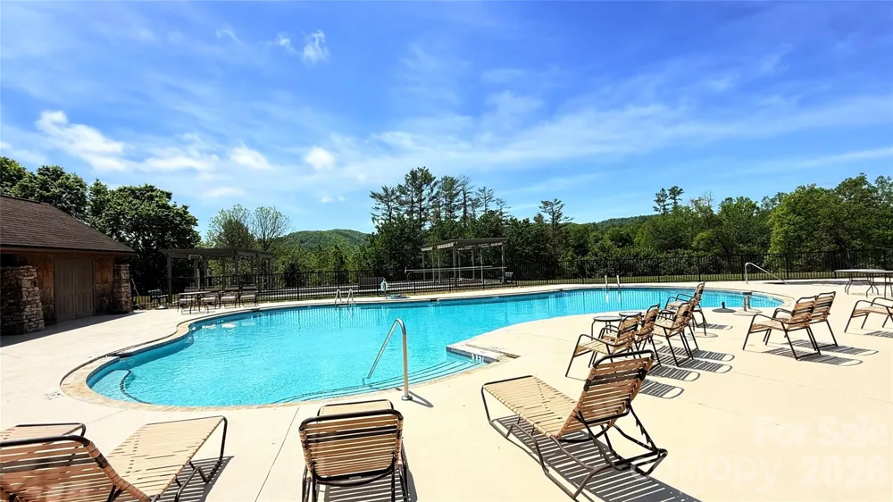 3509 Mountain Top Way Hendersonville, NC 28739